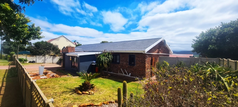 4 Bedroom Property for Sale in Fraaiuitsig Western Cape